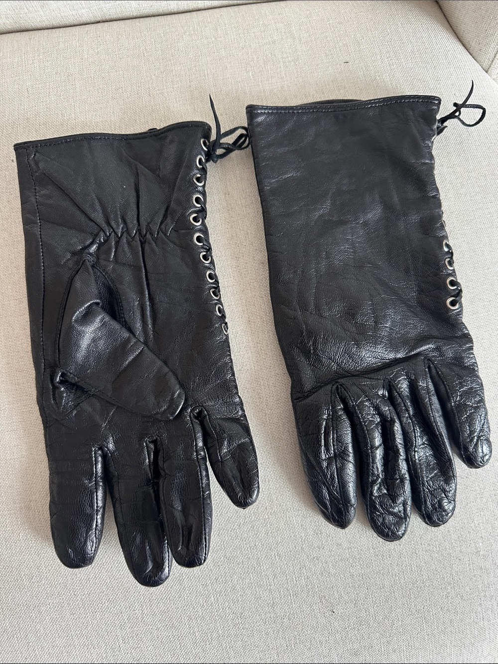 Black Leather Lace-Up Ladies Gloves